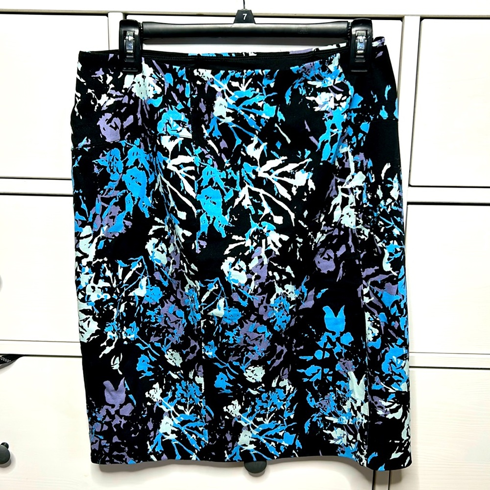 Lysse floral pencil skirt - Size- M